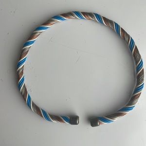Bracelet metal wire blue white copper silver